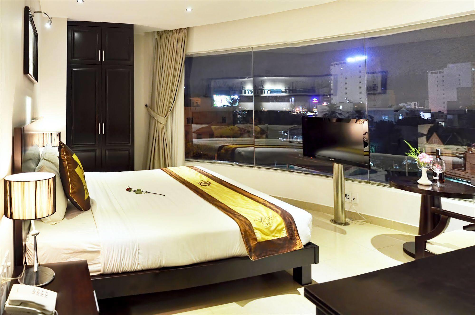 D&C Hotel Da Nang Exterior photo